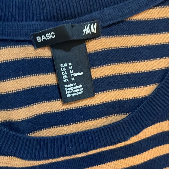 H&M sweater dress. Longsleeve, gold, and navy - Picture 2 of 4